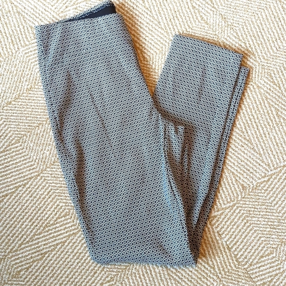 Chicos So Slimming Stretch Pull On Trousers Leggings Black White Print 00 XS/2